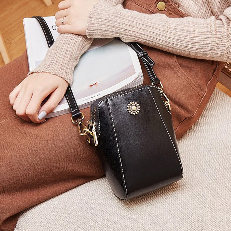 Compact leather bag - Lauren-Elly Rose