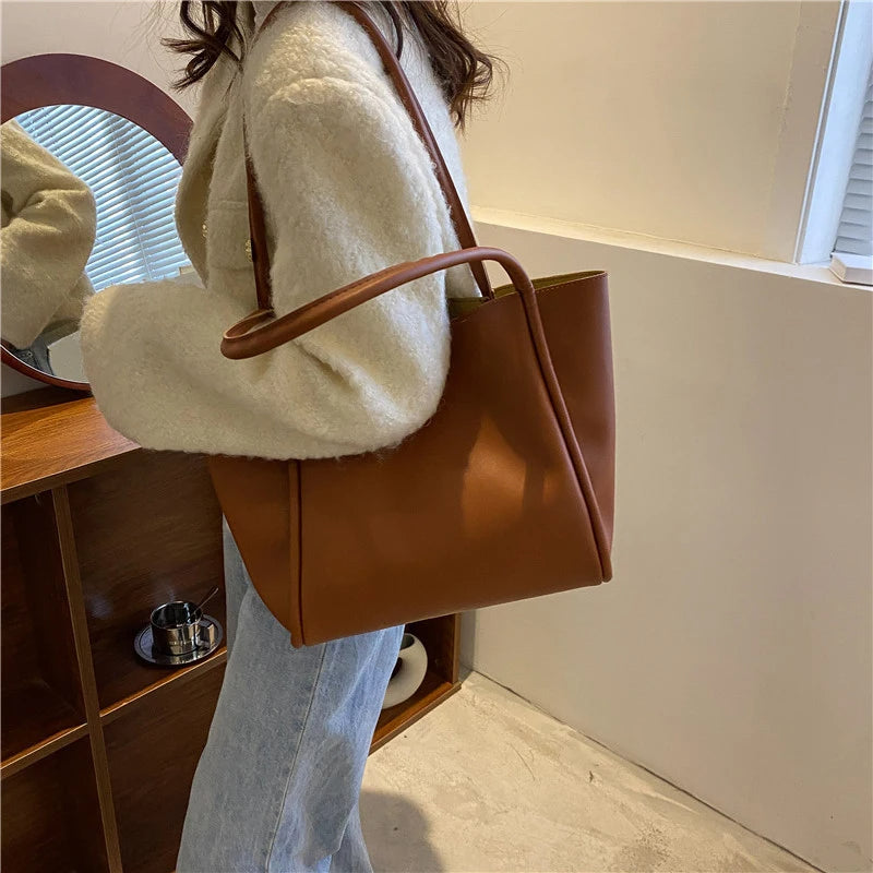 Ylva | Large capacity carry bag-Elly Rose