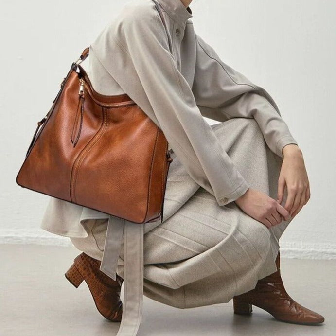 Cecile | Elegant leather messenger bag with large interior-Elly Rose