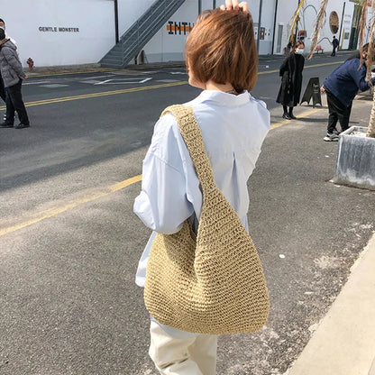 Round straw shoulder bag - Shreya-Elly Rose