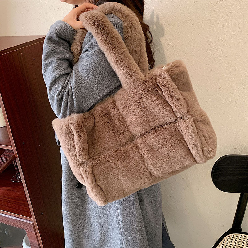 Nina plush handbag - Comfortable, wintry handbag for women-Elly Rose