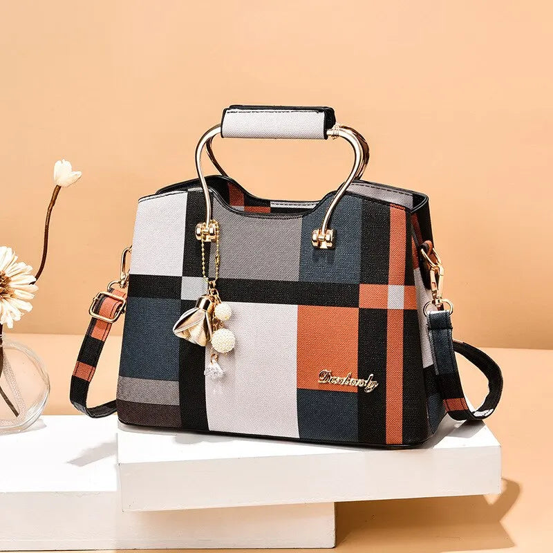 Women's leather shoulder bag - Everleigh-Elly Rose