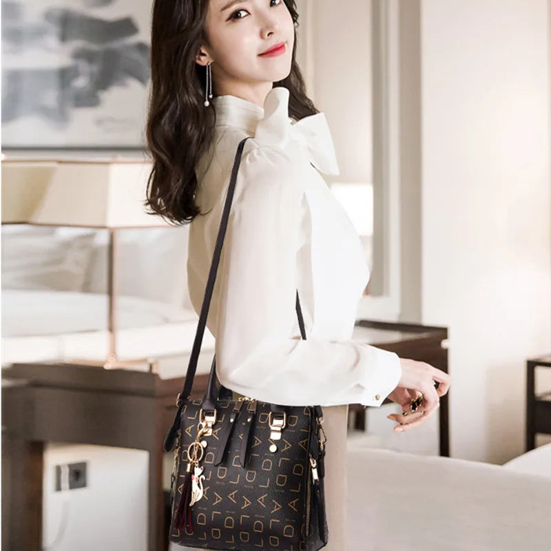 GlamourWaves Vento Handbag-Elly Rose