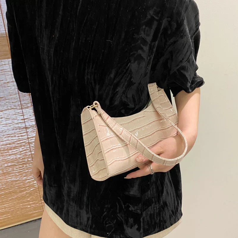Tilly | Shiny shoulder bag with alligator motif-Elly Rose