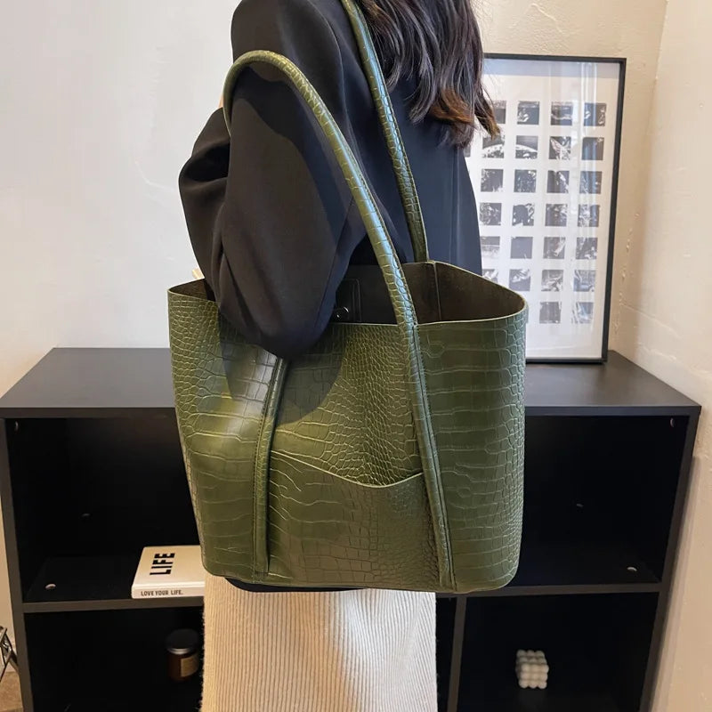 Iversen™ Betina | Vintage brown leather shoulder bag with crocodile print.-Elly Rose