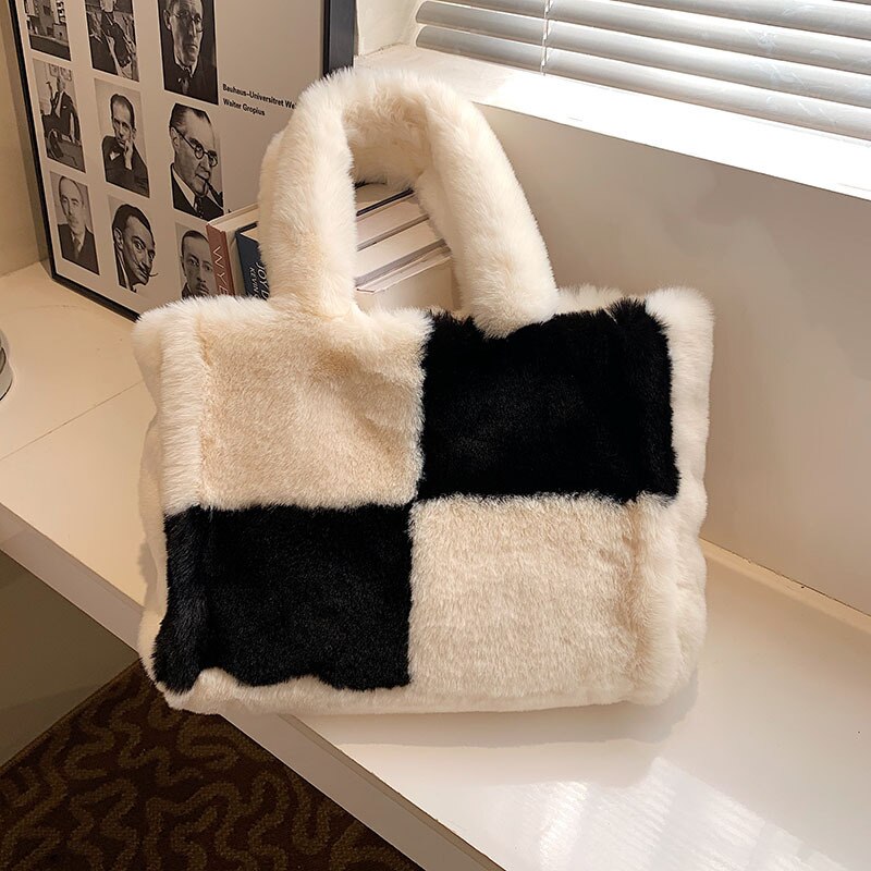 Vardi Dante™ Pipa Plush Handbag | A comfortable winter bag for women-Elly Rose