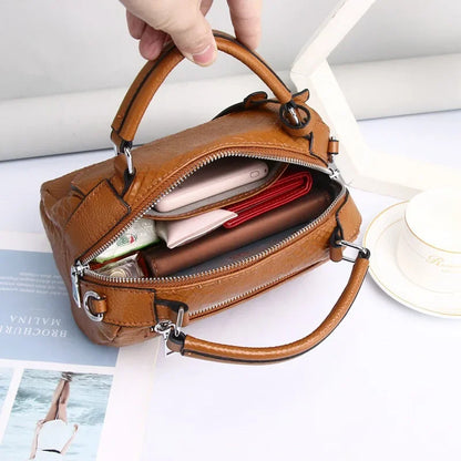 Liva | Elegant leather handbag with crocodile print-Elly Rose