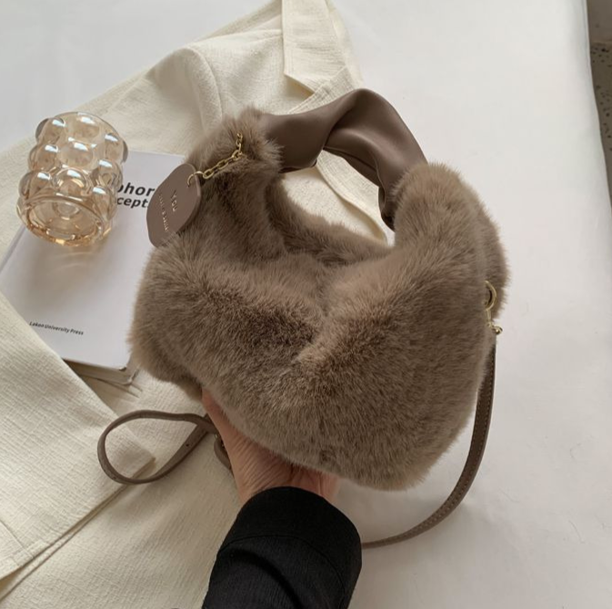 Ella Fluffy handbag - A bag you want to hug-Elly Rose