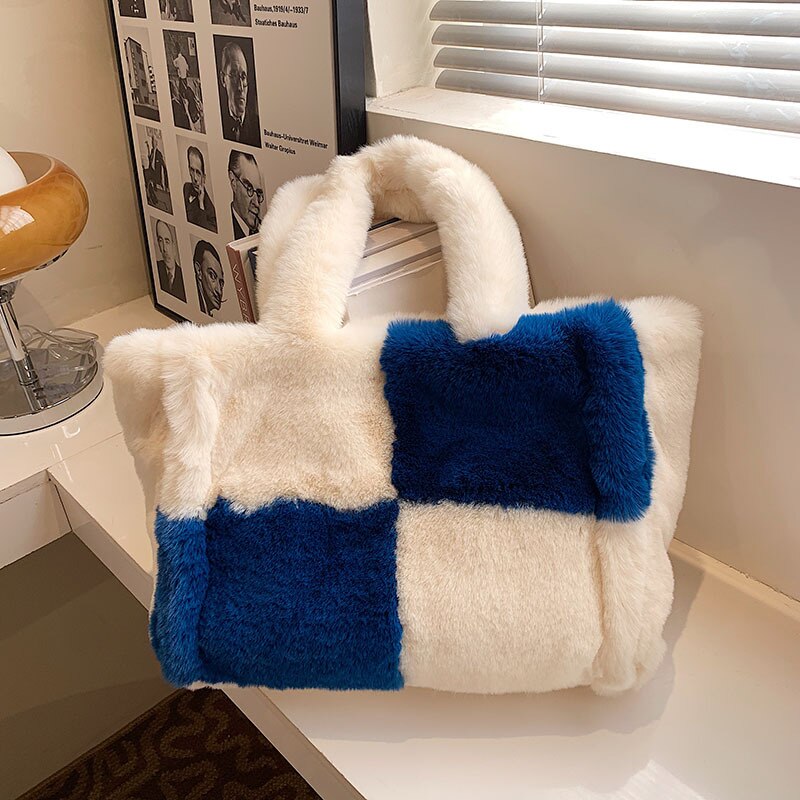 Vardi Dante™ Pipa Plush Handbag | A comfortable winter bag for women-Elly Rose