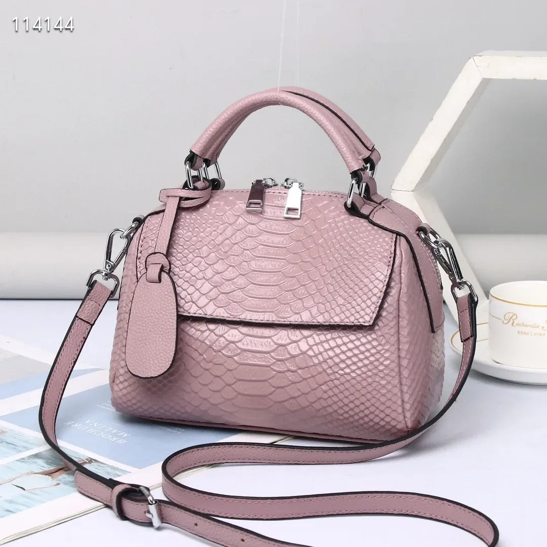 Liva | Elegant leather handbag with crocodile print-Elly Rose