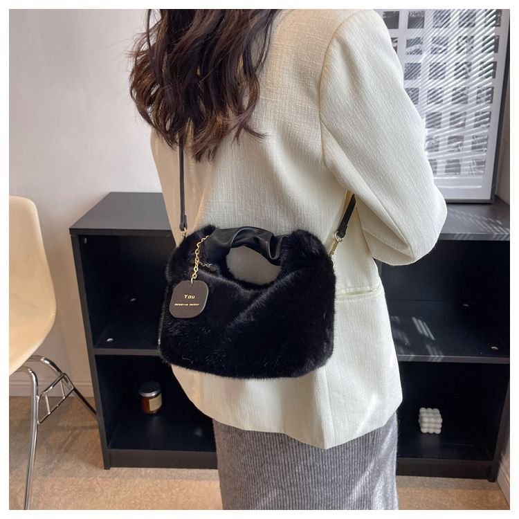 Ella Fluffy handbag - A bag you want to hug-Elly Rose