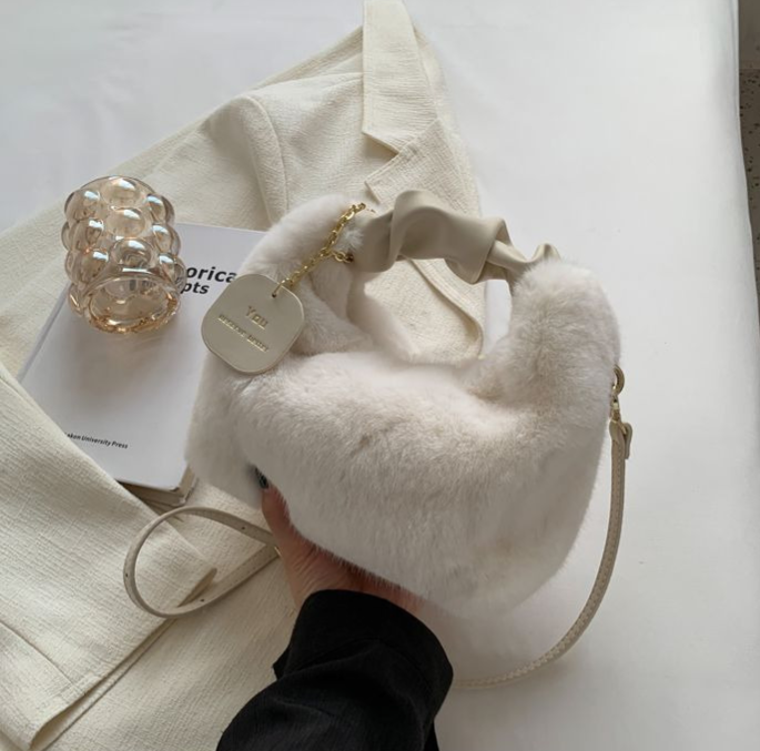 Ella Fluffy handbag - A bag you want to hug-Elly Rose