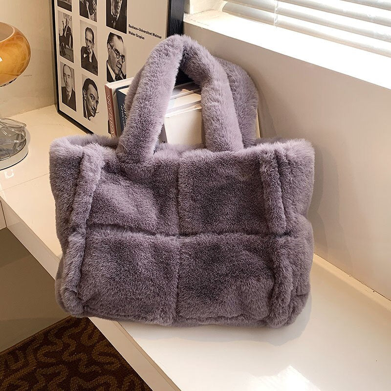 Vardi Dante™ Pipa Plush Handbag | A comfortable winter bag for women-Elly Rose