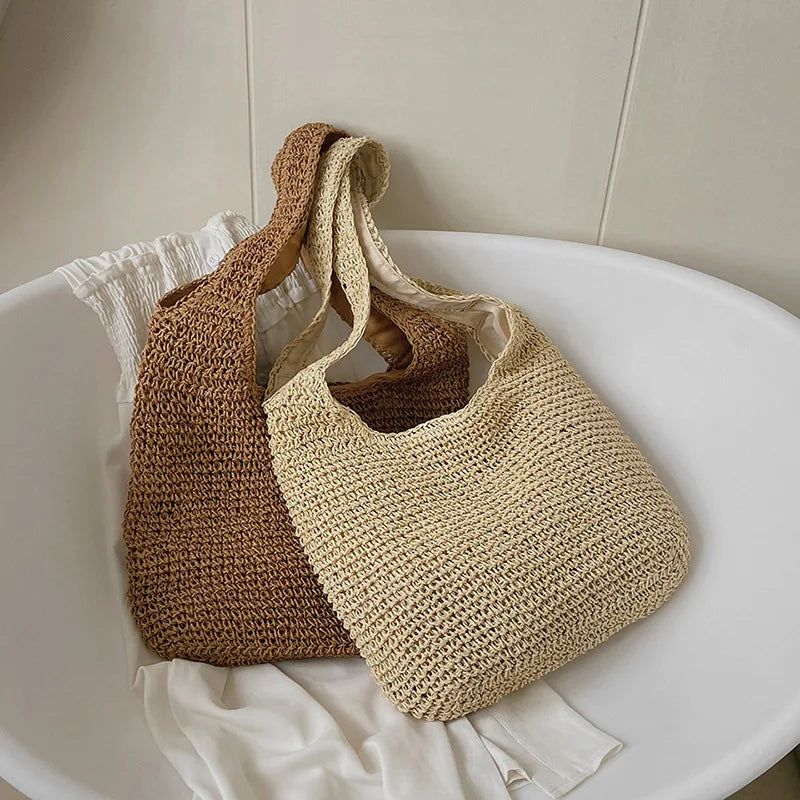 Round straw shoulder bag - Shreya-Elly Rose
