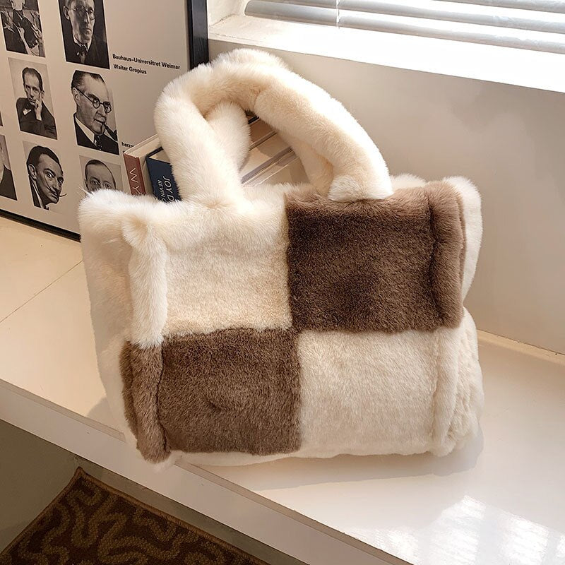Vardi Dante™ Pipa Plush Handbag | A comfortable winter bag for women-Elly Rose