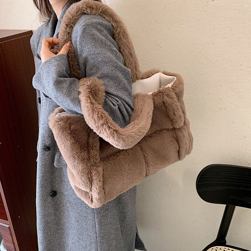 Nina plush handbag - Comfortable, wintry handbag for women-Elly Rose