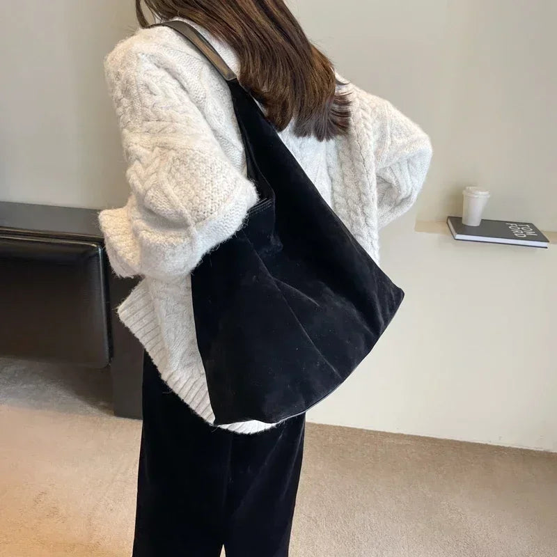 Tove - Elegant suede bag-Elly Rose