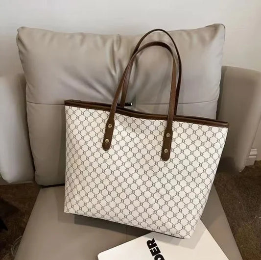 Avenelle - Trendy travel bag for women-Elly Rose