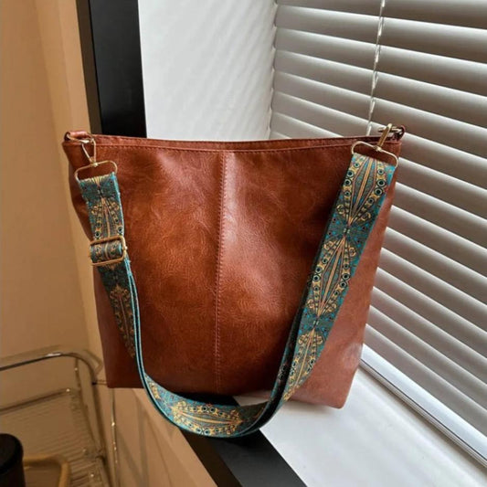Yuna - Large bucket bag with vintage shoulder strap-Elly Rose