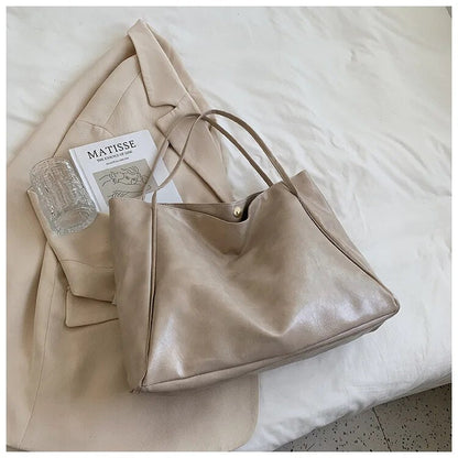 Vivienne - Elegance and Functionality in a Great Bag-Elly Rose