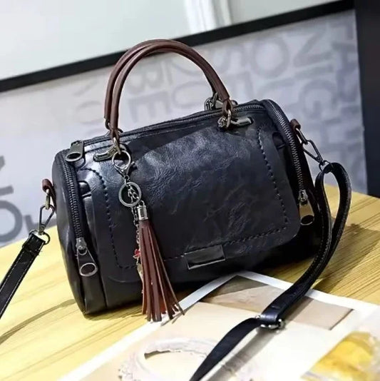 Urban Aura - Trendy large bag with tassels-Elly Rose