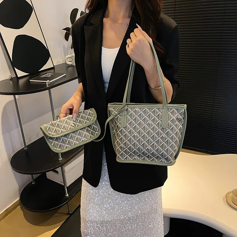 RoyalEase - Large Classic Shoulder Bag-Elly Rose