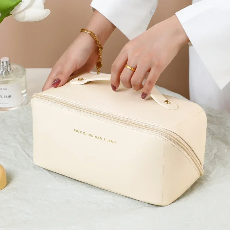 Pack & Pretty - Travel-friendly make-up bag-Elly Rose