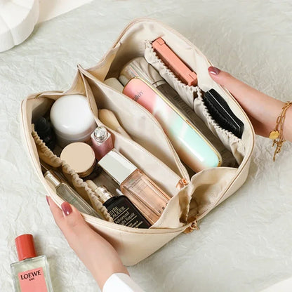 Pack & Pretty - Travel-friendly make-up bag-Elly Rose