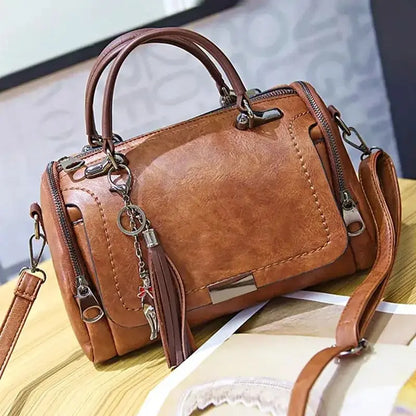 Urban Aura - Trendy large bag with tassels-Elly Rose