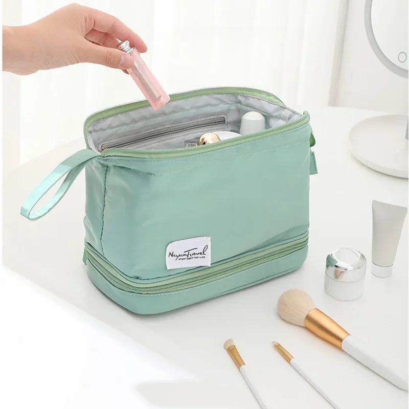 BeautyVault - Spacious make-up bag-Elly Rose