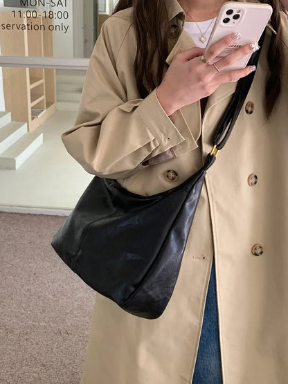 AUROVA - Elegant and spacious shoulder bag for women-Elly Rose