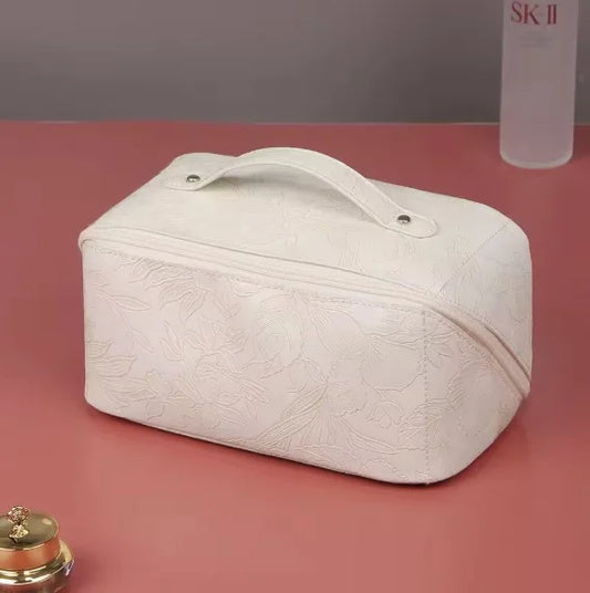 LumiLuxe - Elegant make-up travel bag-Elly Rose