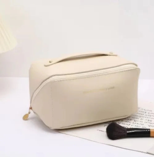 VanityWay - Chic travel bag for cosmetics-Elly Rose